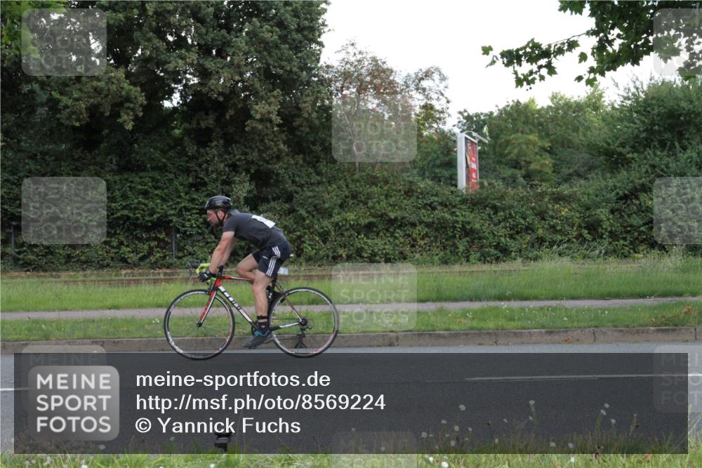 10.08.2025 - GEWOBA Citytriathlon Bremen Yannick Fuchs http://msf.ph/oto/8569224 10.08.2025 13:12:31 Radfahren 789, 895, 902, 924, 1035 meine-sportfotos.de