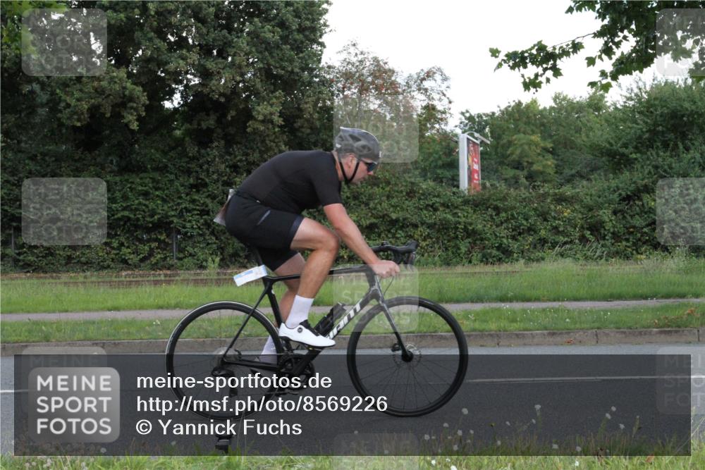 10.08.2025 - GEWOBA Citytriathlon Bremen Yannick Fuchs http://msf.ph/oto/8569226 10.08.2025 13:12:36 Radfahren 575, 789, 895, 902, 924, 1028, 1035 meine-sportfotos.de