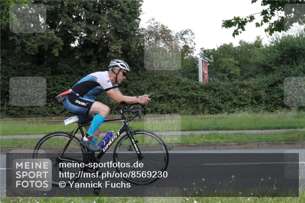10.08.2025 - GEWOBA Citytriathlon Bremen Yannick Fuchs http://msf.ph/oto/8569230 10.08.2025 13:12:43 Radfahren 575, 582, 789, 895, 902, 924, 1028, 1035 meine-sportfotos.de