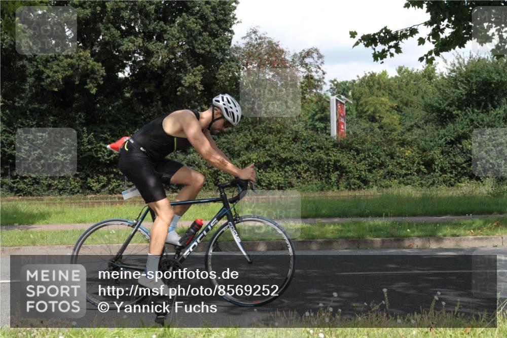 10.08.2025 - GEWOBA Citytriathlon Bremen Yannick Fuchs http://msf.ph/oto/8569252 10.08.2025 13:13:36 Radfahren 742, 781, 784, 790, 905, 982, 1015, 1033, 1039 meine-sportfotos.de