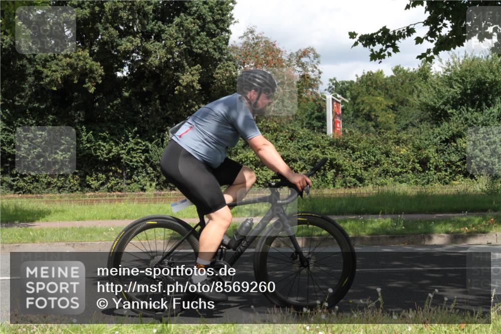 10.08.2025 - GEWOBA Citytriathlon Bremen Yannick Fuchs http://msf.ph/oto/8569260 10.08.2025 13:13:48 Radfahren 742, 781, 784, 790, 982, 1033 meine-sportfotos.de