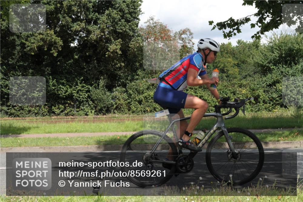 10.08.2025 - GEWOBA Citytriathlon Bremen Yannick Fuchs http://msf.ph/oto/8569261 10.08.2025 13:14:04 Radfahren 555, 707, 764, 766, 783, 804, 1019 meine-sportfotos.de