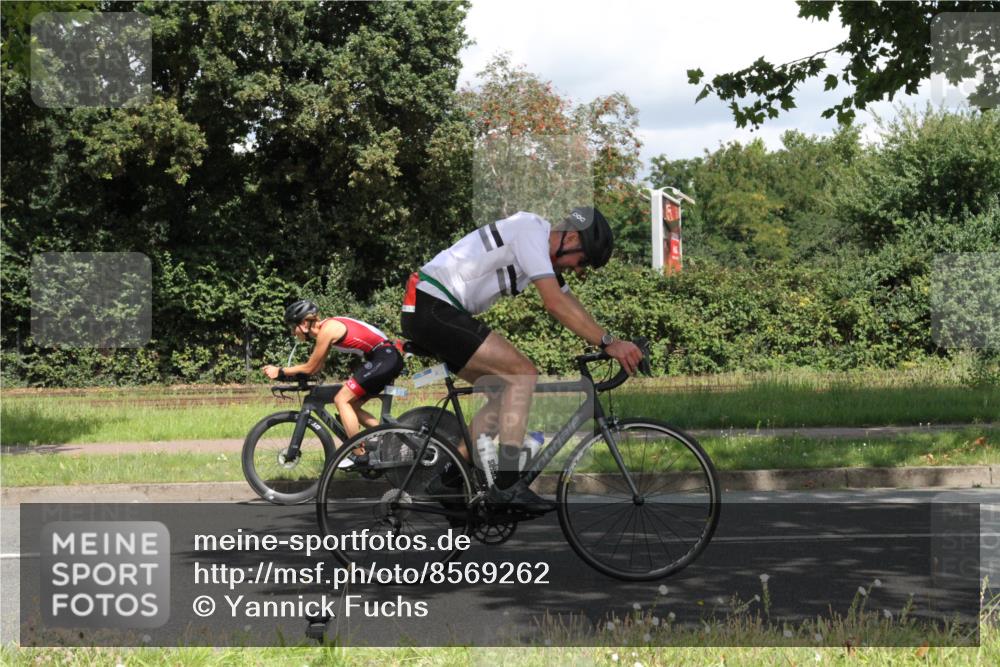 10.08.2025 - GEWOBA Citytriathlon Bremen Yannick Fuchs http://msf.ph/oto/8569262 10.08.2025 13:14:08 Radfahren 555, 707, 764, 766, 783, 804, 1019 meine-sportfotos.de