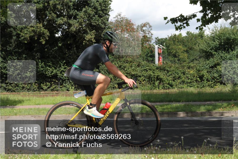 10.08.2025 - GEWOBA Citytriathlon Bremen Yannick Fuchs http://msf.ph/oto/8569263 10.08.2025 13:14:08 Radfahren 555, 707, 764, 766, 783, 804, 1019 meine-sportfotos.de