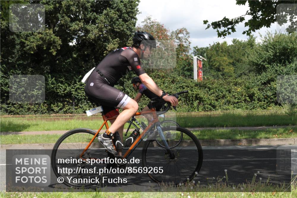 10.08.2025 - GEWOBA Citytriathlon Bremen Yannick Fuchs http://msf.ph/oto/8569265 10.08.2025 13:14:16 Radfahren 555, 707, 764, 766, 783, 1019 meine-sportfotos.de