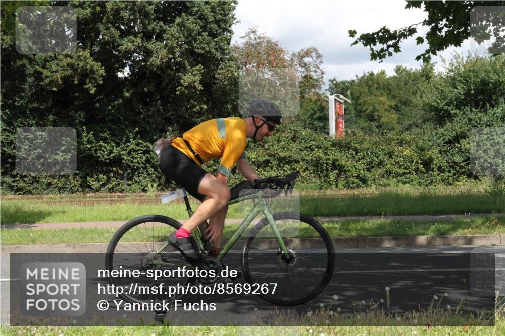 10.08.2025 - GEWOBA Citytriathlon Bremen Yannick Fuchs http://msf.ph/oto/8569267 10.08.2025 13:14:18 Radfahren 555, 764, 766, 783, 1019 meine-sportfotos.de