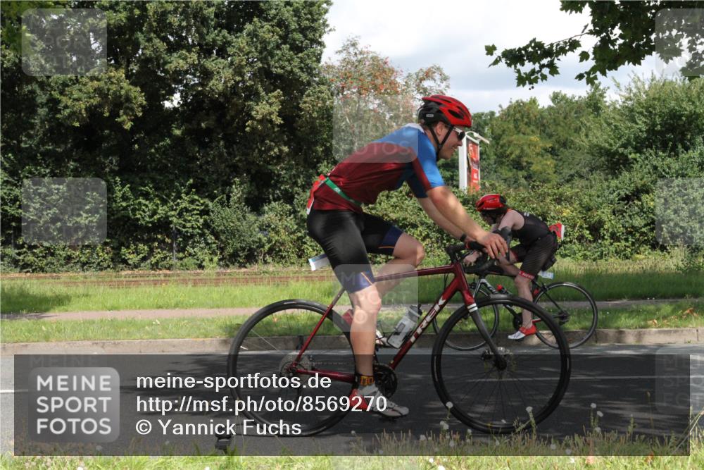 10.08.2025 - GEWOBA Citytriathlon Bremen Yannick Fuchs http://msf.ph/oto/8569270 10.08.2025 13:14:44 Radfahren 772, 877 meine-sportfotos.de