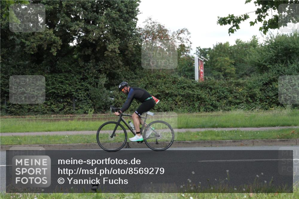 10.08.2025 - GEWOBA Citytriathlon Bremen Yannick Fuchs http://msf.ph/oto/8569279 10.08.2025 13:15:12 Radfahren 736, 765, 826, 913, 969 meine-sportfotos.de