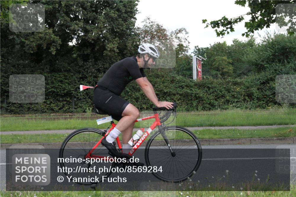 10.08.2025 - GEWOBA Citytriathlon Bremen Yannick Fuchs http://msf.ph/oto/8569284 10.08.2025 13:15:24 Radfahren 736, 749, 758, 765, 940, 969 meine-sportfotos.de