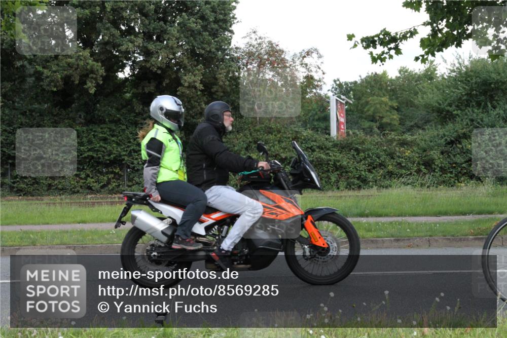 10.08.2025 - GEWOBA Citytriathlon Bremen Yannick Fuchs http://msf.ph/oto/8569285 10.08.2025 13:15:24 Radfahren 736, 749, 758, 765, 940, 969 meine-sportfotos.de