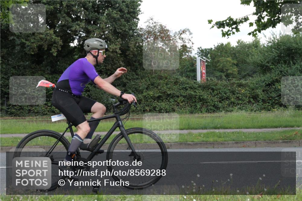 10.08.2025 - GEWOBA Citytriathlon Bremen Yannick Fuchs http://msf.ph/oto/8569288 10.08.2025 13:15:28 Radfahren 636, 736, 749, 758, 940, 969, 1025 meine-sportfotos.de