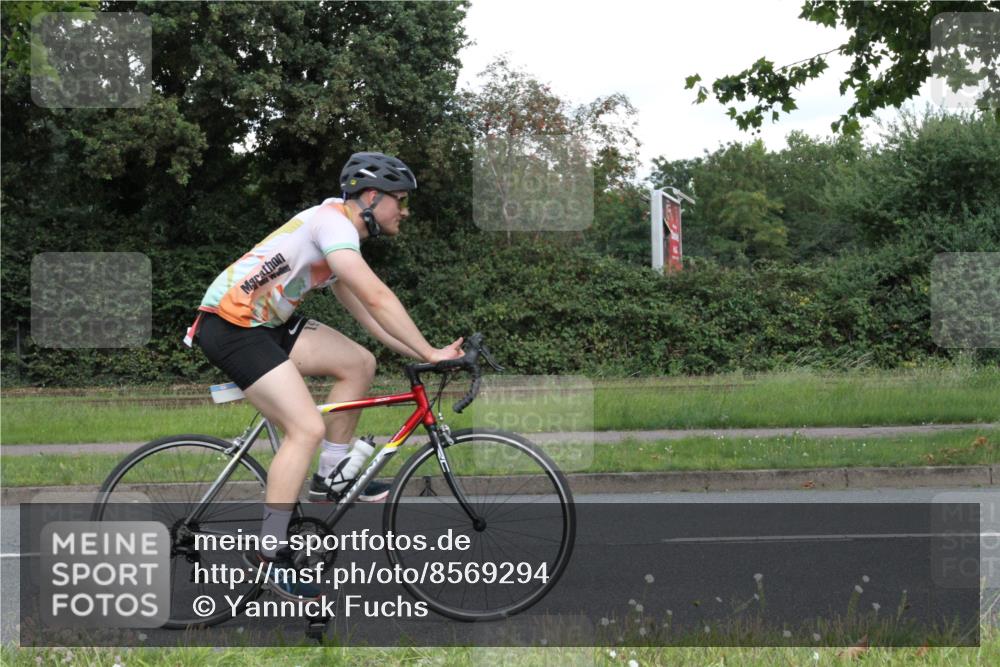 10.08.2025 - GEWOBA Citytriathlon Bremen Yannick Fuchs http://msf.ph/oto/8569294 10.08.2025 13:15:41 Radfahren 636, 749, 758, 843, 940, 1025 meine-sportfotos.de