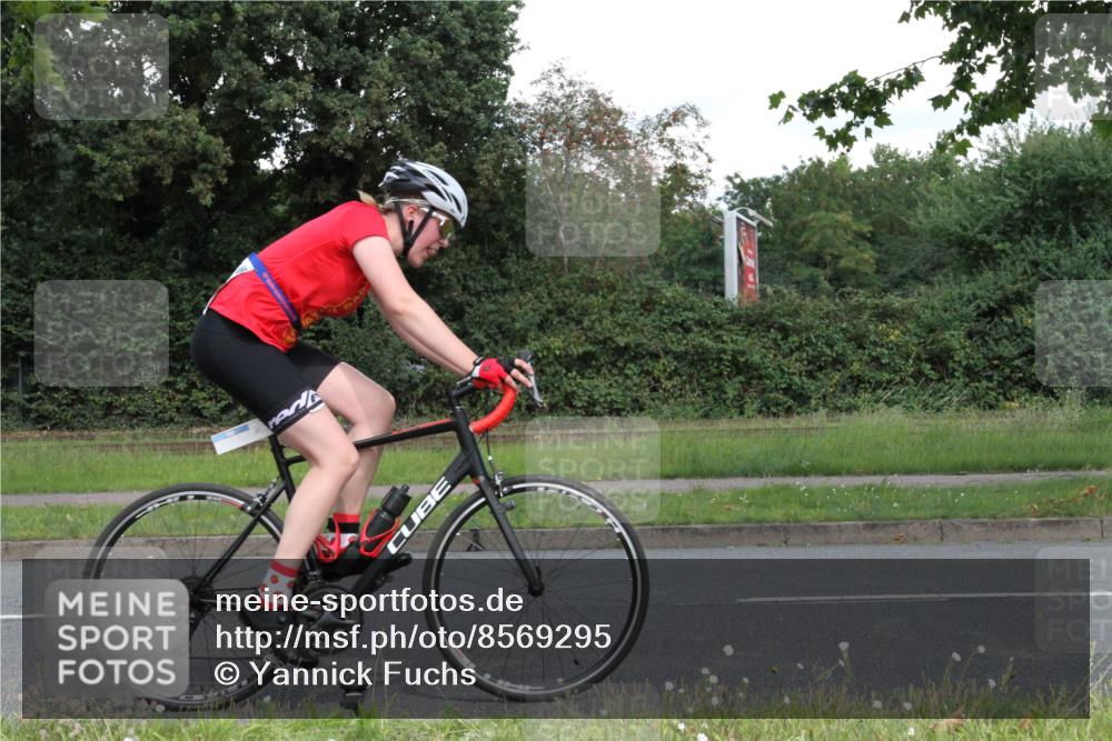 10.08.2025 - GEWOBA Citytriathlon Bremen Yannick Fuchs http://msf.ph/oto/8569295 10.08.2025 13:15:42 Radfahren 636, 843, 940, 1025 meine-sportfotos.de
