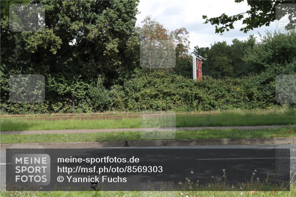 10.08.2025 - GEWOBA Citytriathlon Bremen Yannick Fuchs http://msf.ph/oto/8569303 10.08.2025 13:16:14 Radfahren 591, 632, 892 meine-sportfotos.de