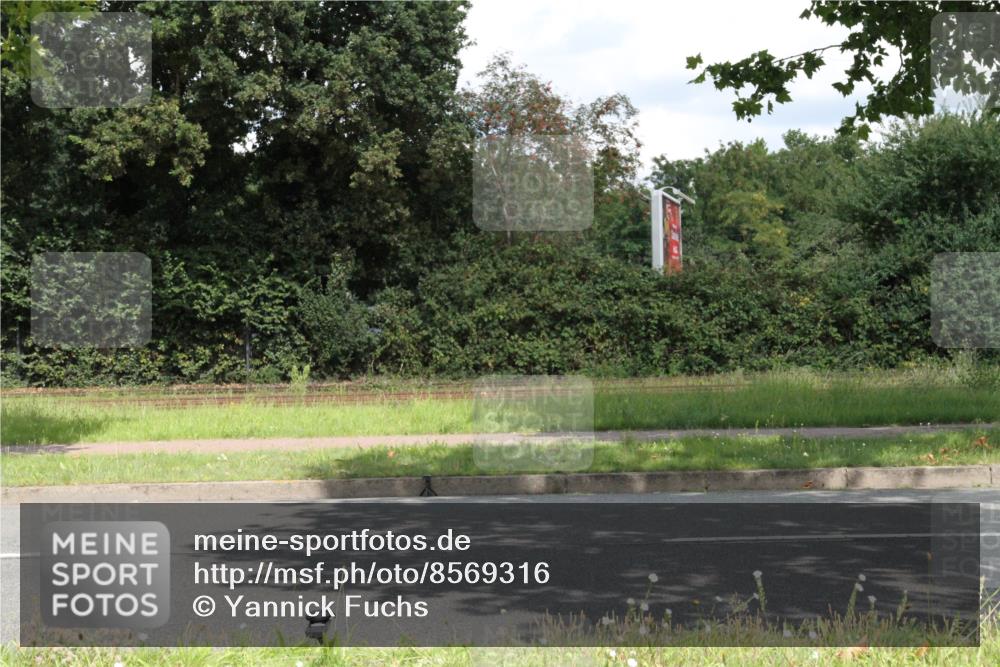 10.08.2025 - GEWOBA Citytriathlon Bremen Yannick Fuchs http://msf.ph/oto/8569316 10.08.2025 13:16:23 Radfahren 591, 632, 813, 869, 892 meine-sportfotos.de