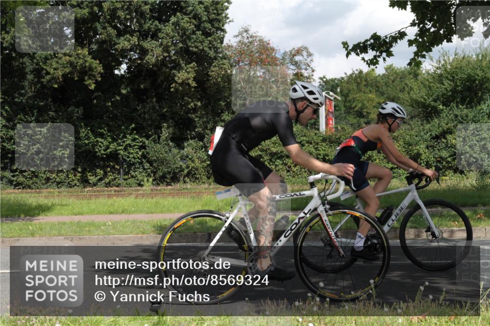 10.08.2025 - GEWOBA Citytriathlon Bremen Yannick Fuchs http://msf.ph/oto/8569324 10.08.2025 13:17:11 Radfahren 602, 720, 802, 870, 910, 921 meine-sportfotos.de