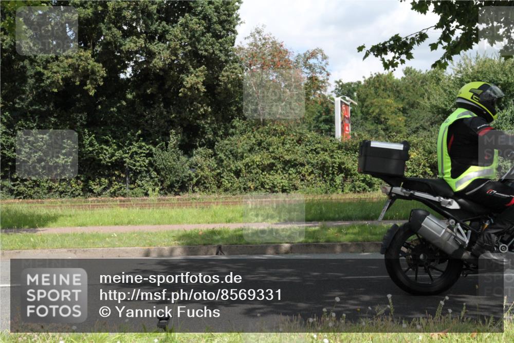10.08.2025 - GEWOBA Citytriathlon Bremen Yannick Fuchs http://msf.ph/oto/8569331 10.08.2025 13:17:41 Radfahren 567, 825, 853 meine-sportfotos.de
