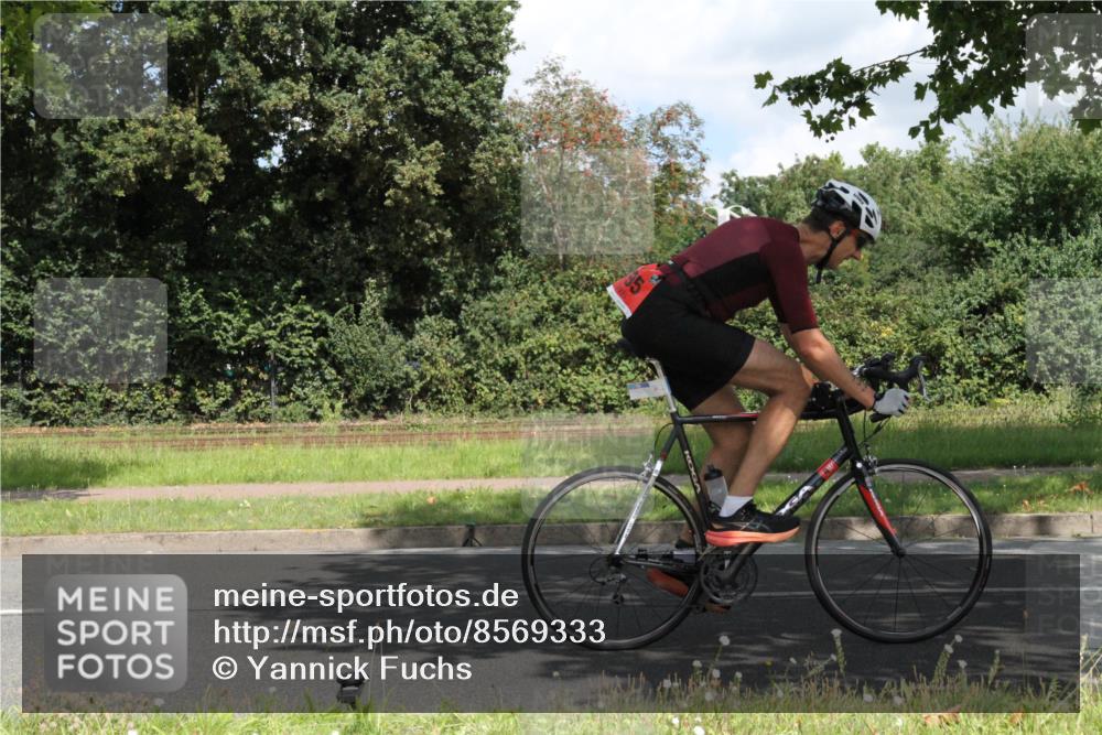 10.08.2025 - GEWOBA Citytriathlon Bremen Yannick Fuchs http://msf.ph/oto/8569333 10.08.2025 13:18:03 Radfahren 795 meine-sportfotos.de
