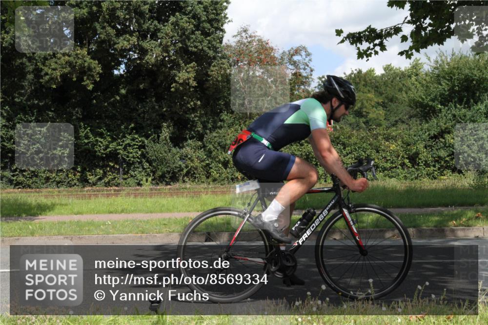 10.08.2025 - GEWOBA Citytriathlon Bremen Yannick Fuchs http://msf.ph/oto/8569334 10.08.2025 13:18:28 Radfahren 596, 934 meine-sportfotos.de