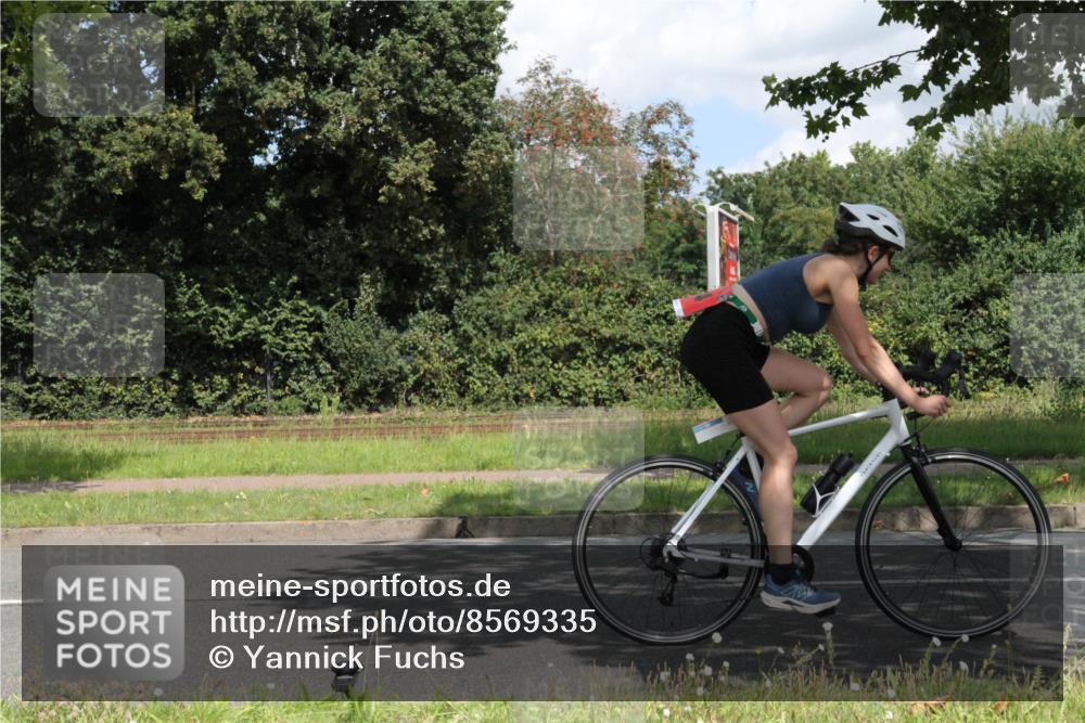 10.08.2025 - GEWOBA Citytriathlon Bremen Yannick Fuchs http://msf.ph/oto/8569335 10.08.2025 13:18:41 Radfahren 934 meine-sportfotos.de