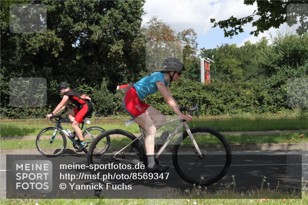 10.08.2025 - GEWOBA Citytriathlon Bremen Yannick Fuchs http://msf.ph/oto/8569347 10.08.2025 13:20:13 Radfahren 848, 944, 949 meine-sportfotos.de