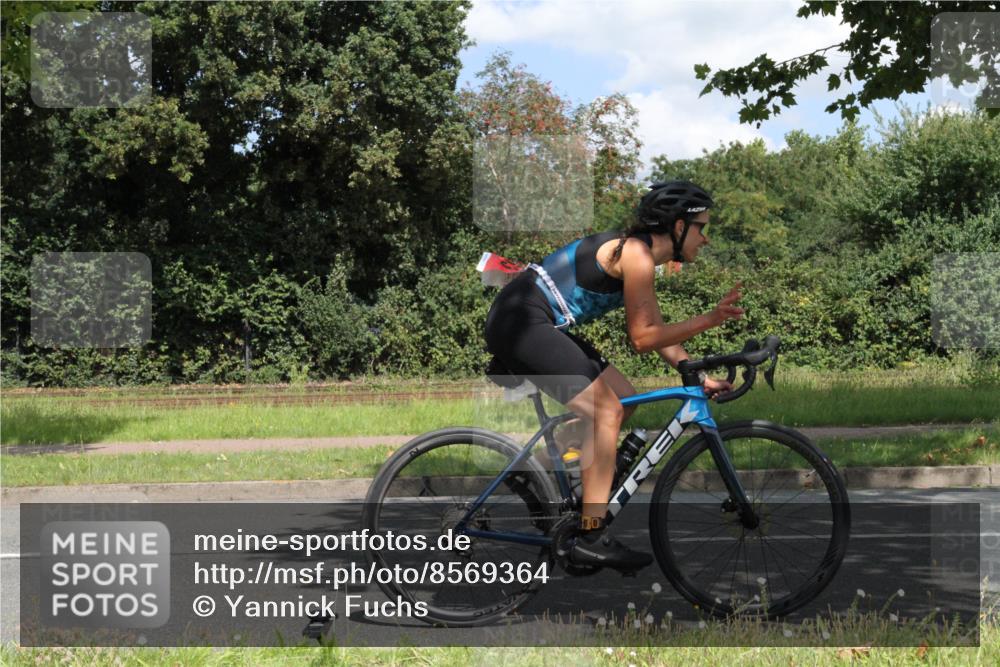 10.08.2025 - GEWOBA Citytriathlon Bremen Yannick Fuchs http://msf.ph/oto/8569364 10.08.2025 13:23:07 Radfahren 925, 946, 963 meine-sportfotos.de