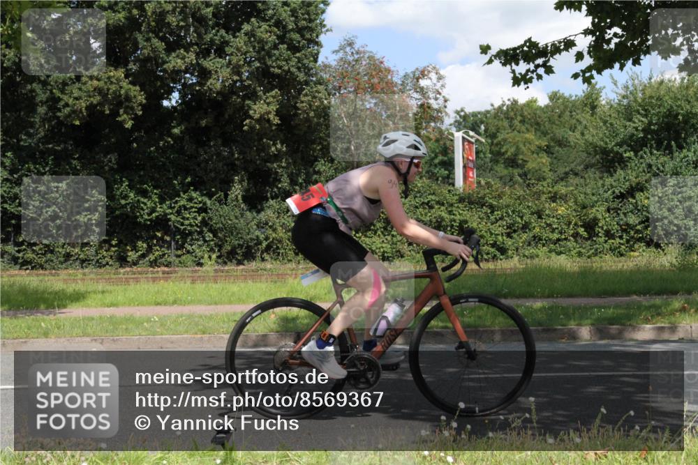 10.08.2025 - GEWOBA Citytriathlon Bremen Yannick Fuchs http://msf.ph/oto/8569367 10.08.2025 13:23:25 Radfahren 908, 925, 939, 945, 946, 954 meine-sportfotos.de
