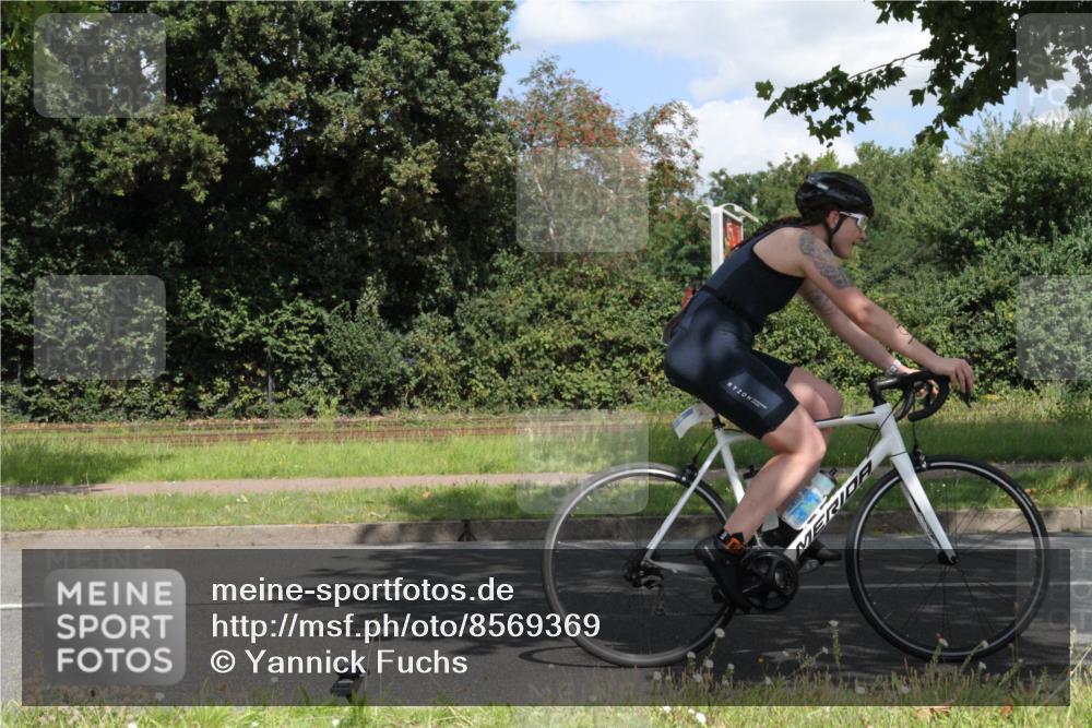 10.08.2025 - GEWOBA Citytriathlon Bremen Yannick Fuchs http://msf.ph/oto/8569369 10.08.2025 13:23:28 Radfahren 908, 925, 939, 945, 946, 954 meine-sportfotos.de