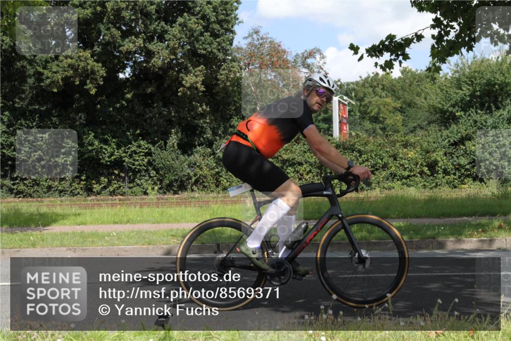 10.08.2025 - GEWOBA Citytriathlon Bremen Yannick Fuchs http://msf.ph/oto/8569371 10.08.2025 13:23:52 Radfahren 930, 965, 972 meine-sportfotos.de