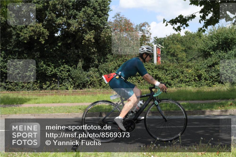 10.08.2025 - GEWOBA Citytriathlon Bremen Yannick Fuchs http://msf.ph/oto/8569373 10.08.2025 13:23:54 Radfahren 930, 965, 972 meine-sportfotos.de