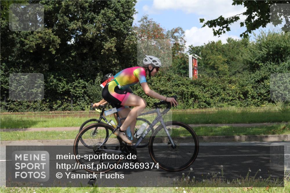 10.08.2025 - GEWOBA Citytriathlon Bremen Yannick Fuchs http://msf.ph/oto/8569374 10.08.2025 13:24:12 Radfahren 929 meine-sportfotos.de