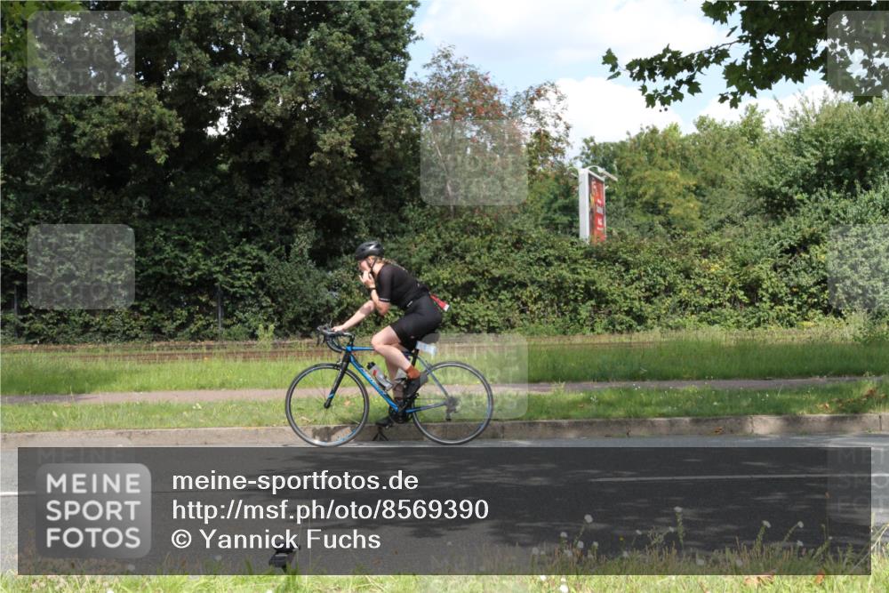 10.08.2025 - GEWOBA Citytriathlon Bremen Yannick Fuchs http://msf.ph/oto/8569390 10.08.2025 13:27:01 Radfahren  meine-sportfotos.de