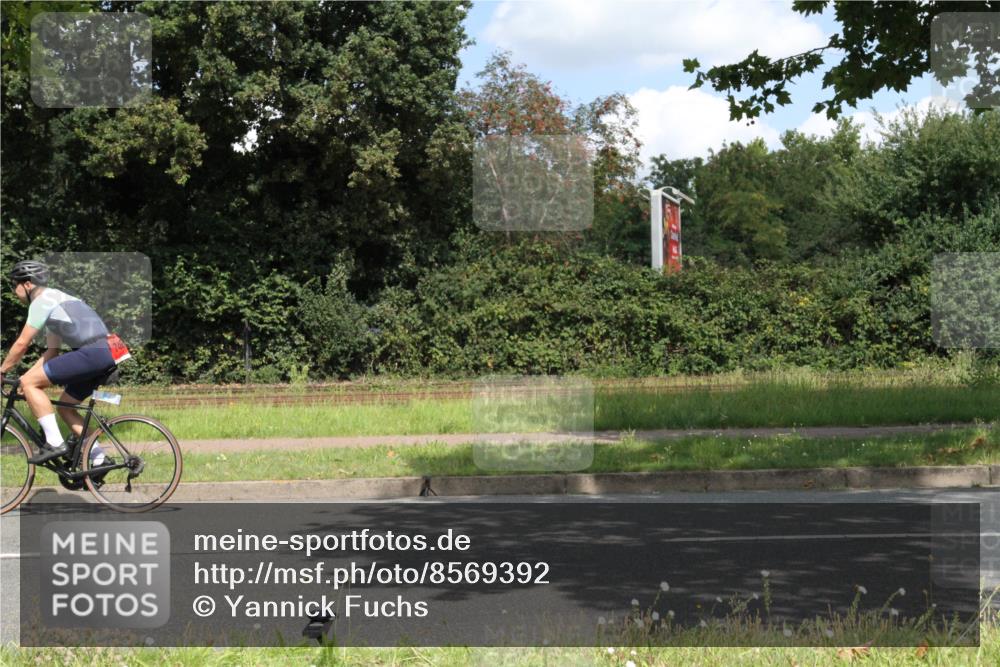 10.08.2025 - GEWOBA Citytriathlon Bremen Yannick Fuchs http://msf.ph/oto/8569392 10.08.2025 13:27:11 Radfahren  meine-sportfotos.de