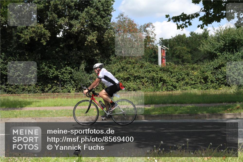10.08.2025 - GEWOBA Citytriathlon Bremen Yannick Fuchs http://msf.ph/oto/8569400 10.08.2025 13:27:14 Radfahren 909 meine-sportfotos.de