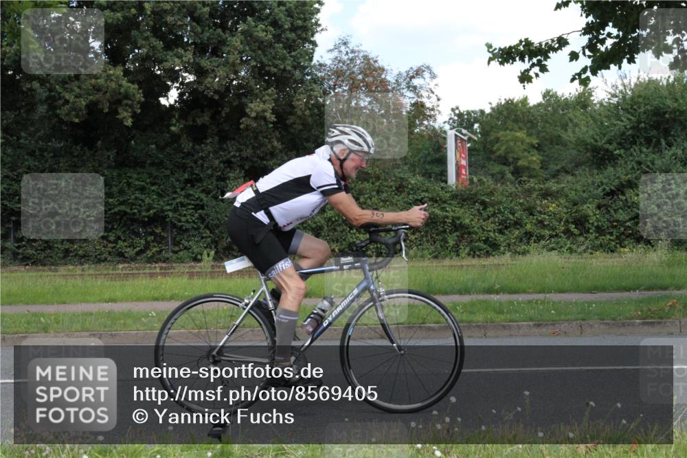 10.08.2025 - GEWOBA Citytriathlon Bremen Yannick Fuchs http://msf.ph/oto/8569405 10.08.2025 13:27:31 Radfahren 909 meine-sportfotos.de