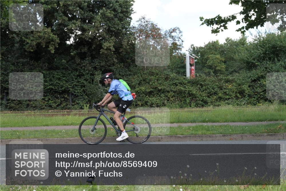 10.08.2025 - GEWOBA Citytriathlon Bremen Yannick Fuchs http://msf.ph/oto/8569409 10.08.2025 13:28:15 Radfahren 746, 903 meine-sportfotos.de