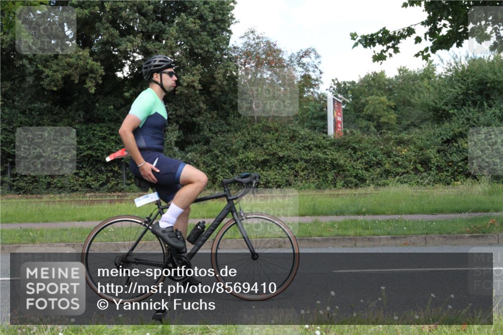 10.08.2025 - GEWOBA Citytriathlon Bremen Yannick Fuchs http://msf.ph/oto/8569410 10.08.2025 13:28:20 Radfahren 746, 903 meine-sportfotos.de