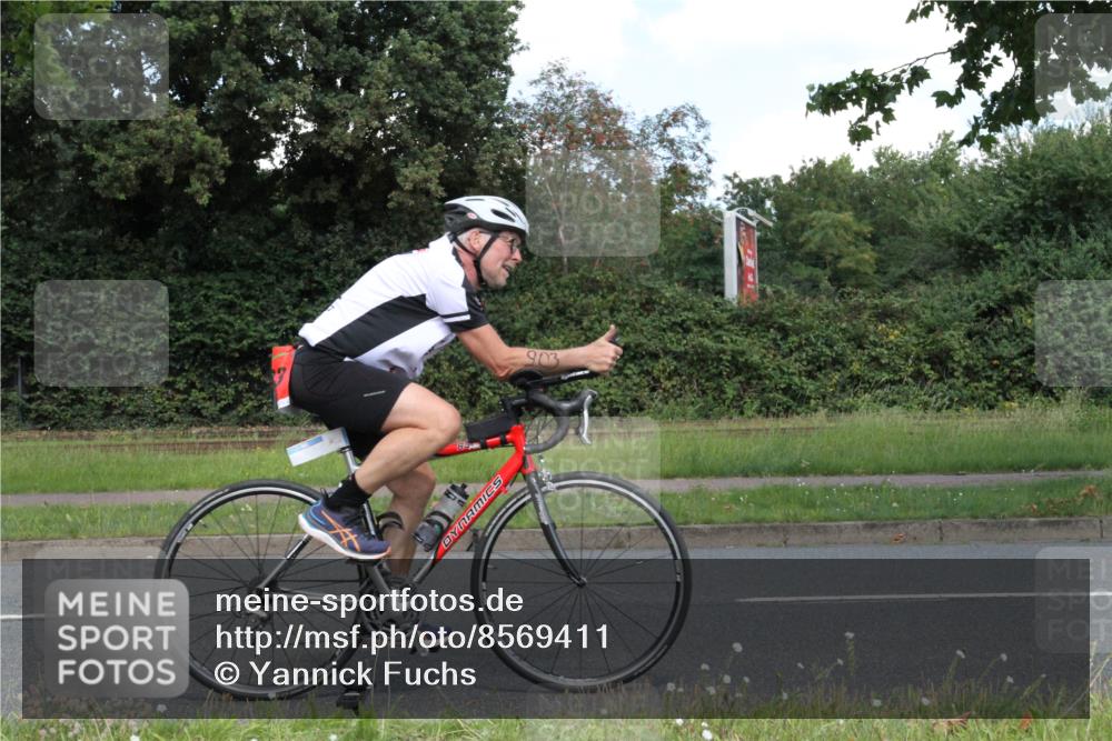 10.08.2025 - GEWOBA Citytriathlon Bremen Yannick Fuchs http://msf.ph/oto/8569411 10.08.2025 13:28:23 Radfahren 746, 903 meine-sportfotos.de