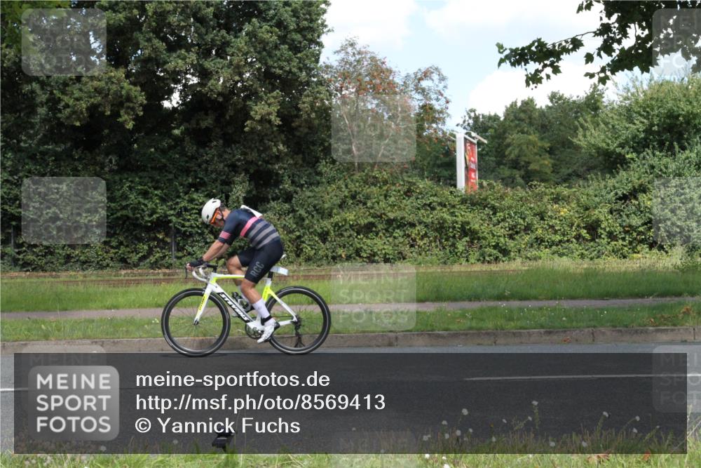 10.08.2025 - GEWOBA Citytriathlon Bremen Yannick Fuchs http://msf.ph/oto/8569413 10.08.2025 13:28:38 Radfahren  meine-sportfotos.de