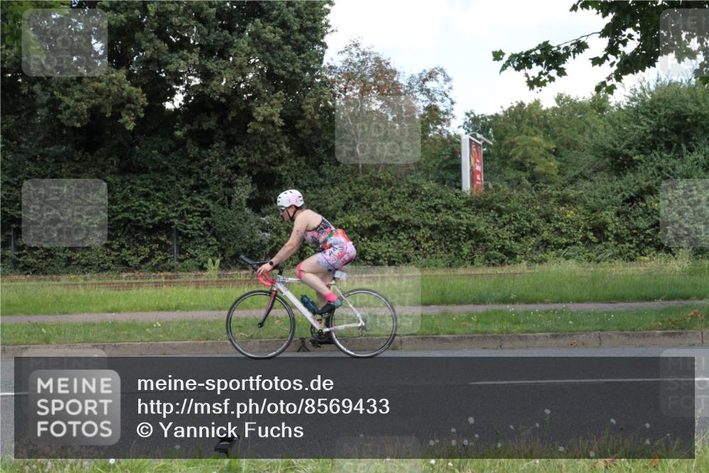 10.08.2025 - GEWOBA Citytriathlon Bremen Yannick Fuchs http://msf.ph/oto/8569433 10.08.2025 13:29:03 Radfahren  meine-sportfotos.de