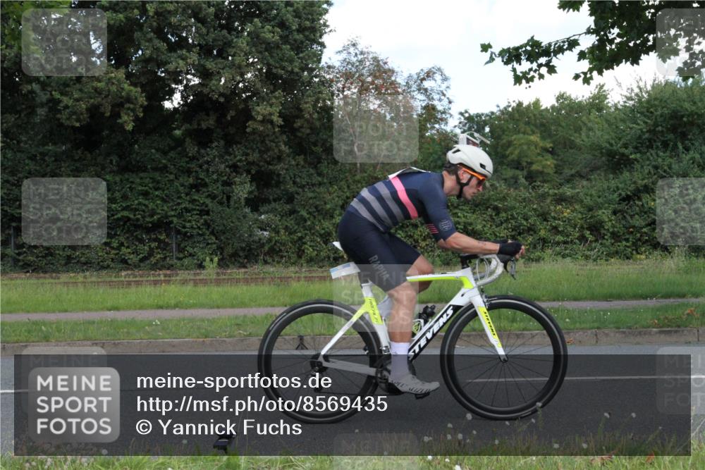10.08.2025 - GEWOBA Citytriathlon Bremen Yannick Fuchs http://msf.ph/oto/8569435 10.08.2025 13:29:30 Radfahren 638, 980, 1032 meine-sportfotos.de