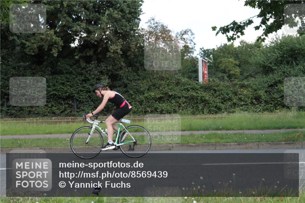 10.08.2025 - GEWOBA Citytriathlon Bremen Yannick Fuchs http://msf.ph/oto/8569439 10.08.2025 13:30:13 Radfahren 792, 942 meine-sportfotos.de