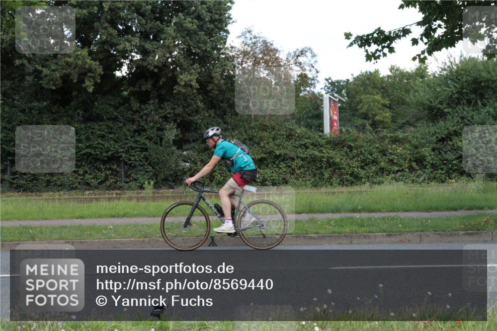 10.08.2025 - GEWOBA Citytriathlon Bremen Yannick Fuchs http://msf.ph/oto/8569440 10.08.2025 13:30:18 Radfahren  meine-sportfotos.de