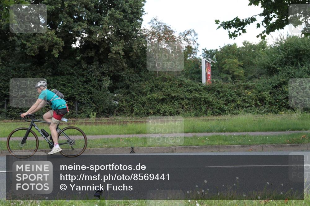 10.08.2025 - GEWOBA Citytriathlon Bremen Yannick Fuchs http://msf.ph/oto/8569441 10.08.2025 13:30:18 Radfahren  meine-sportfotos.de