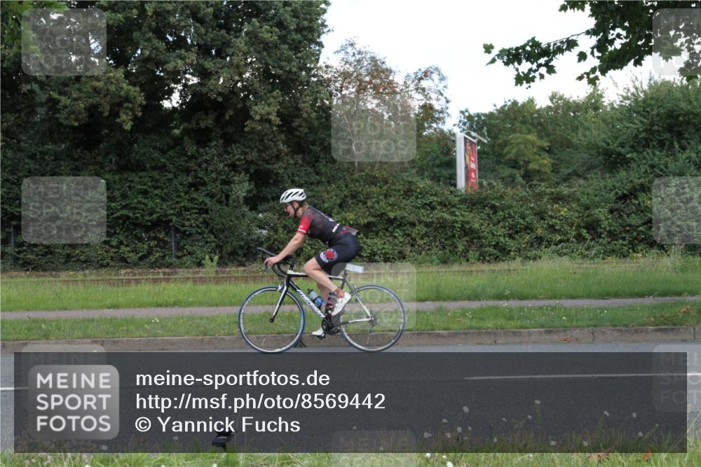 10.08.2025 - GEWOBA Citytriathlon Bremen Yannick Fuchs http://msf.ph/oto/8569442 10.08.2025 13:30:20 Radfahren  meine-sportfotos.de