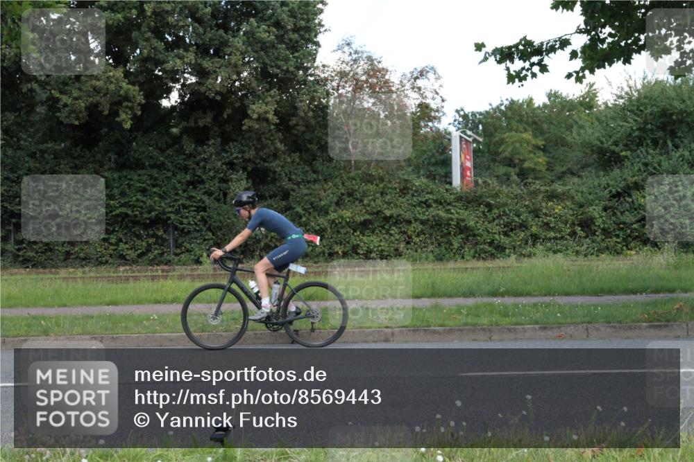 10.08.2025 - GEWOBA Citytriathlon Bremen Yannick Fuchs http://msf.ph/oto/8569443 10.08.2025 13:31:10 Radfahren 922, 968 meine-sportfotos.de