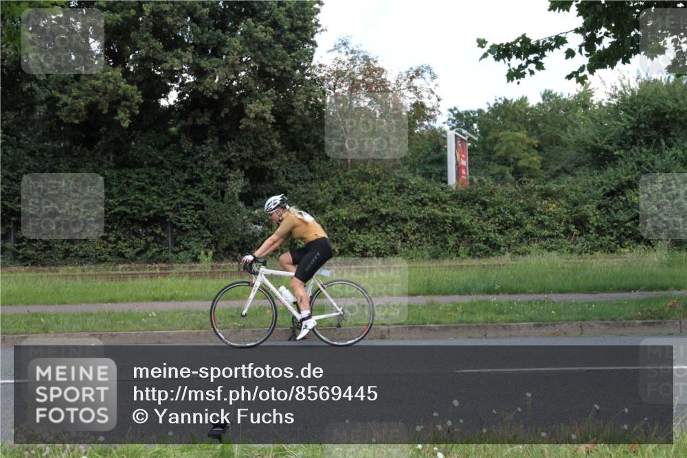 10.08.2025 - GEWOBA Citytriathlon Bremen Yannick Fuchs http://msf.ph/oto/8569445 10.08.2025 13:31:20 Radfahren 724, 922, 968 meine-sportfotos.de