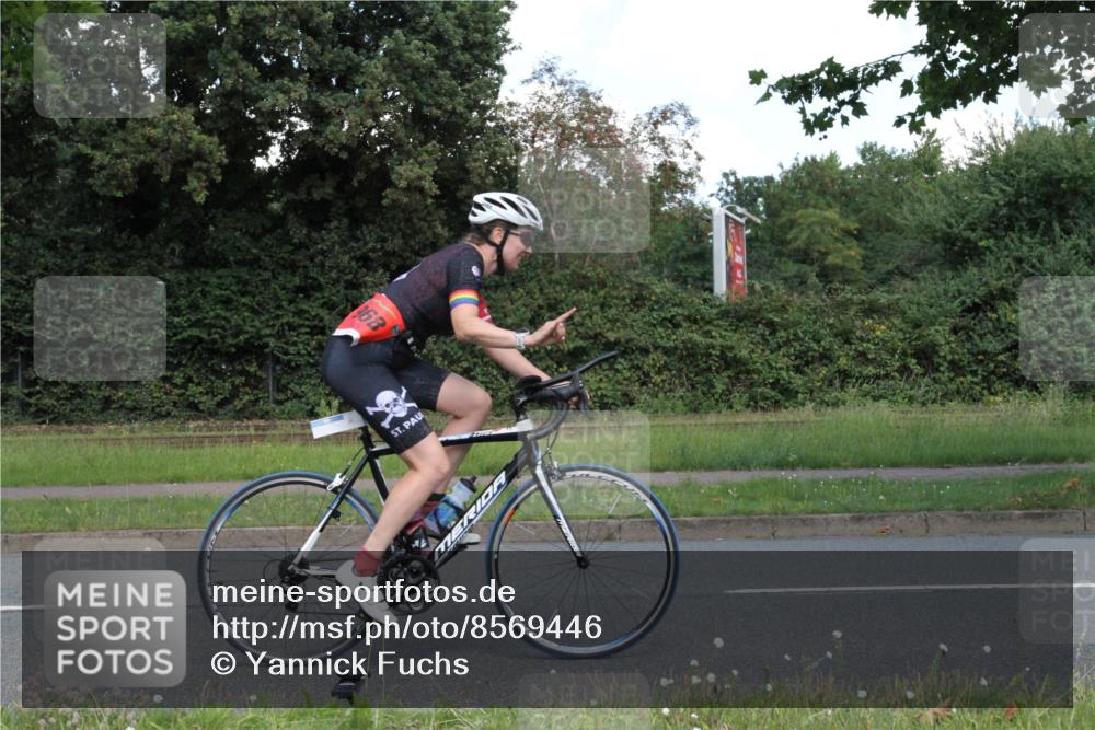10.08.2025 - GEWOBA Citytriathlon Bremen Yannick Fuchs http://msf.ph/oto/8569446 10.08.2025 13:31:25 Radfahren 724, 922, 968 meine-sportfotos.de
