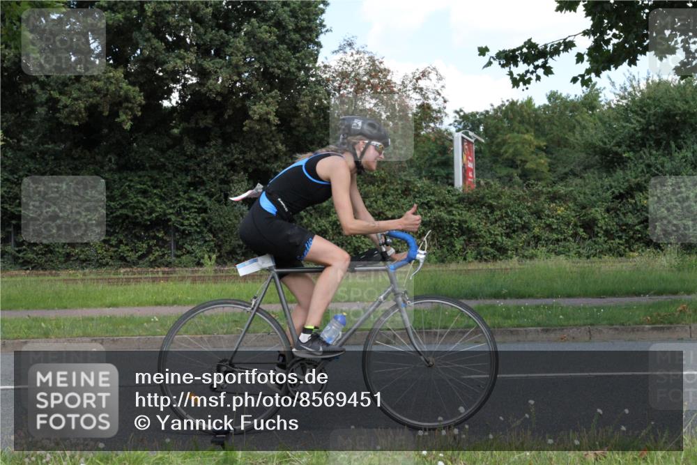 10.08.2025 - GEWOBA Citytriathlon Bremen Yannick Fuchs http://msf.ph/oto/8569451 10.08.2025 13:32:39 Radfahren 937 meine-sportfotos.de