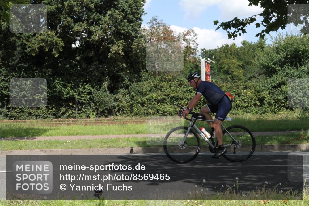 10.08.2025 - GEWOBA Citytriathlon Bremen Yannick Fuchs http://msf.ph/oto/8569465 10.08.2025 13:33:27 Radfahren  meine-sportfotos.de